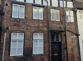 Stay in History 13th Century Gem in Central Shrewsbury!