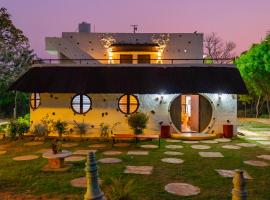 Alaya Stays Hobbit Woods 4-BHK Pet-Friendly Villa with Gazebo and Terrace: Halgūr şehrinde bir otel