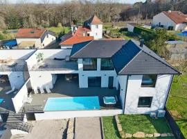 BELLEVUE 2, piscine, jacuzzi, sauna
