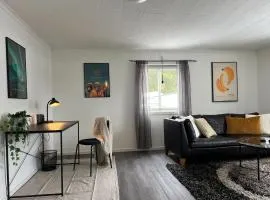 Guestly Homes - Cosy 2BR House Near City