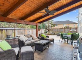 Cozy Keizer Escape -Firepit, BBQ & Near Portland home, hotell i Keizer