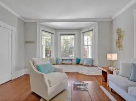 Savannah Suite on Front