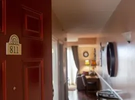 Riverview Penthouse on Water Street! Stunning views and sunsets!