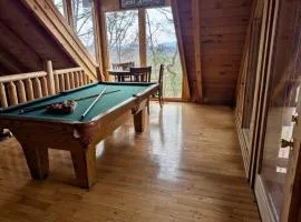 Secluded Cabin Getaway | Hot Tub • Pool Table • Foosball • Close to Gatlinburg & Dollywood