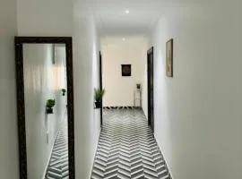 Zero Noise Town House -Leo Villa