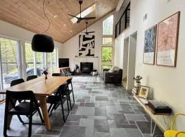 VT Summer Living in a luxurious Forest Retreat with private sauna and swimming hole