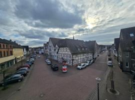 City Wohnung Stadt Ausblick, Smart TV, Kaffeevollautomat, Badewanne- Fahrrad-Motorrad Stellplätze, hotel di Holzminden