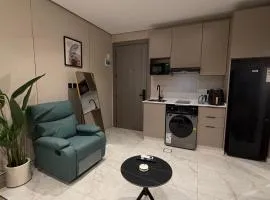 008s tara-JRE Jabal Al Lweibdeh with stunning view