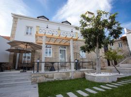 Casa Moiano, מלון באוליביירה דו הוספיטל