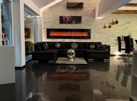 Ferienhaus Sternenblick, Top Lage, See und Berge, Sauna & Whirlpool, Hotel in Winterberg