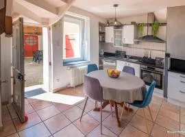RÉF 398 - HENNEBONT maison de ville de caractère avec jardinet et patio