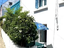 Maison rénovée centre bourg, 3 chambres, proche commerces - FR-1-813-11