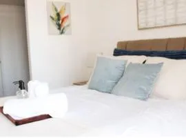 Suite Moderna con Parqueo en Zona 4