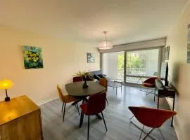 Quiberon - Appartement T2 - 50m² - Plein centre, proche plage, parking privé, loggia sud - FR-1-478-218