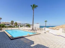 1 House in front of the sea