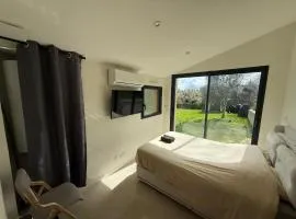 Studio Neuf avec Jardin Climatisation Smart TV, Nantes