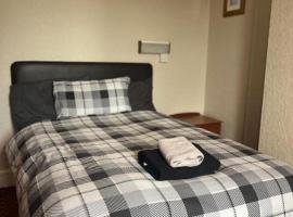 Hylands Hotel Double Room with Shared Bathroom & Free Parking, hotel sa Nottingham