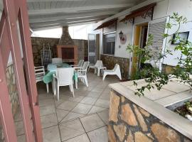 Villa Burdi, Hotel in Capitolo