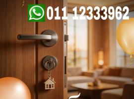 Villa in a compound with a rooftop in sheikh zayed, hotel a Sheikh Zayed