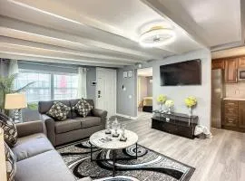 Private Guest House 10 Min to Airport & Downtown