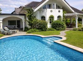 Rooms Adax with huge Garden, Swimming Pool and BBQ, Hotel in Ljubljana