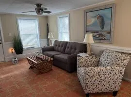 Sandpiper Retreat Chincoteague Island APT-B