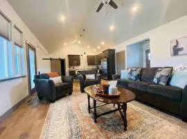 Comfy 4 Bdrm House with Air Conditioning