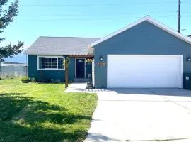 Cozy Home minutes from Montana activities