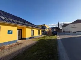 Ferienhaus Strandhaus Sonnenseite rechts, nur 100m vom Senftenberger See