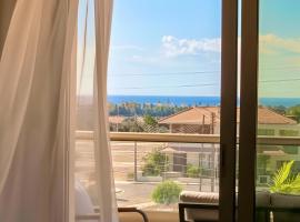 Maison Lazarus - Serene SeaView Luxe Apt Close to Larnaca & Ayia Napa, hotel i Pyla