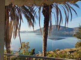 Anna's sea view apartment, Hotel in Kánithos