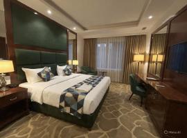 Hotel Grand Tark Near Delhi Airport, hotel i Etāwah