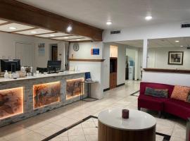 Woodward Inn & Suites: Woodward şehrinde bir otel