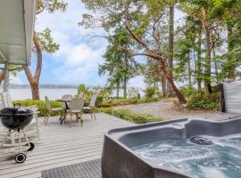 Cove Cottage by AvantStay: Coupeville şehrinde bir otel