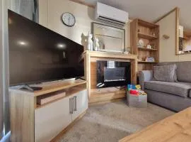 Whitstable Hemsworth Villa