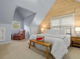 Toccoa Lookout-Luxury-Riverfront-Pool Table-Pets ok-Gameroom-Gas Fireplaces-Wifi