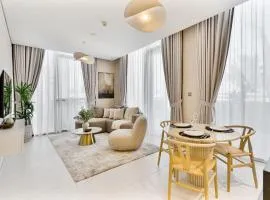 Elegant 1 BR District one