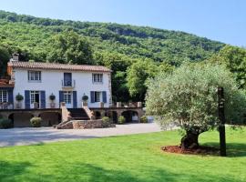 Mas La Solarie au coeur des Cévennes avec accès privé à la rivière, Hotel in Thoiras