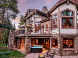 Cherry Ridge by AvantStay Incredible Mountain Mansion w Game Room Hot Tub Views