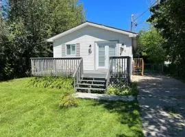 Lake Simcoe Beach Oasis with Backyard and Firepit