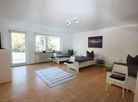 -MrLiving- Modernes Apartment mit Einzelbetten, voll ausgestattete Küche, Balkon, WLAN, Parkplatz, ideal für Monteure -WZ05-