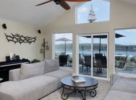 Fairway Harbor View by AvantStay Outdoor Oasis, hotel v mestu Freeland