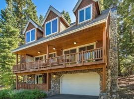 Ellis Peak by AvantStay Beautiful McKinney Cabin w Filtered Lake Views, Hotel in Homewood