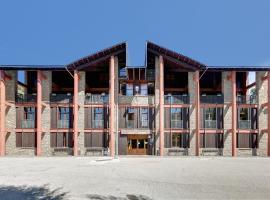 Alberg Les Estades, hostel em Rialp