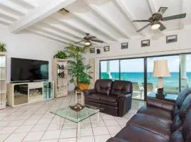 Comfortable Beachfront Condo Las Olas II 1