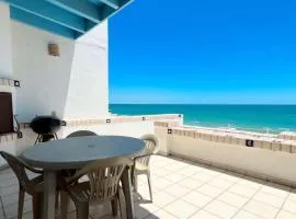 Cozy & Colorful Beachfront Condo Las Olas II 4