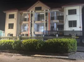 DeGrace Lodge Guesthouse, khách sạn ở Winneba