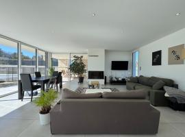 L'Élégant - 8pers - Piscine - Parking Sécurisé, hôtel à Trangé