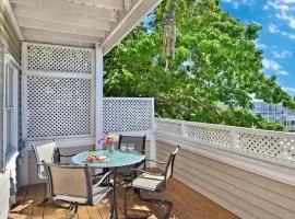 Duval Breeze by AvantStay Great Location Close to Beach Nightlife Shared Pool Week Long Stays