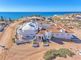 Stunning Oceanview Bungalow Barefoot Bungalow 1, hotel em Las Conchas